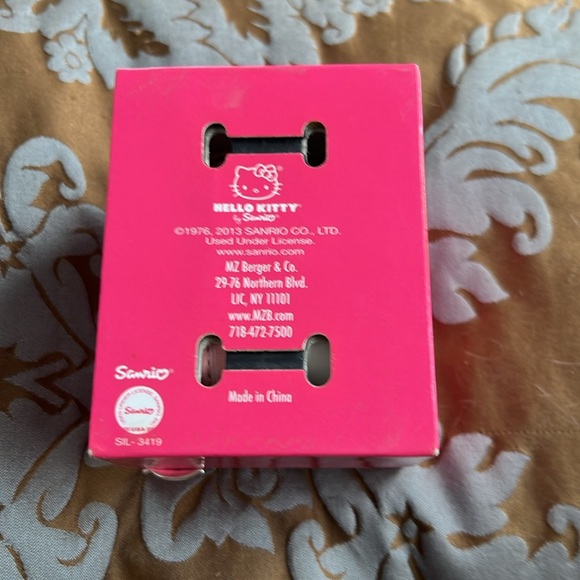 HELLO KITTY WATCH and ring - Picture 2 of 6